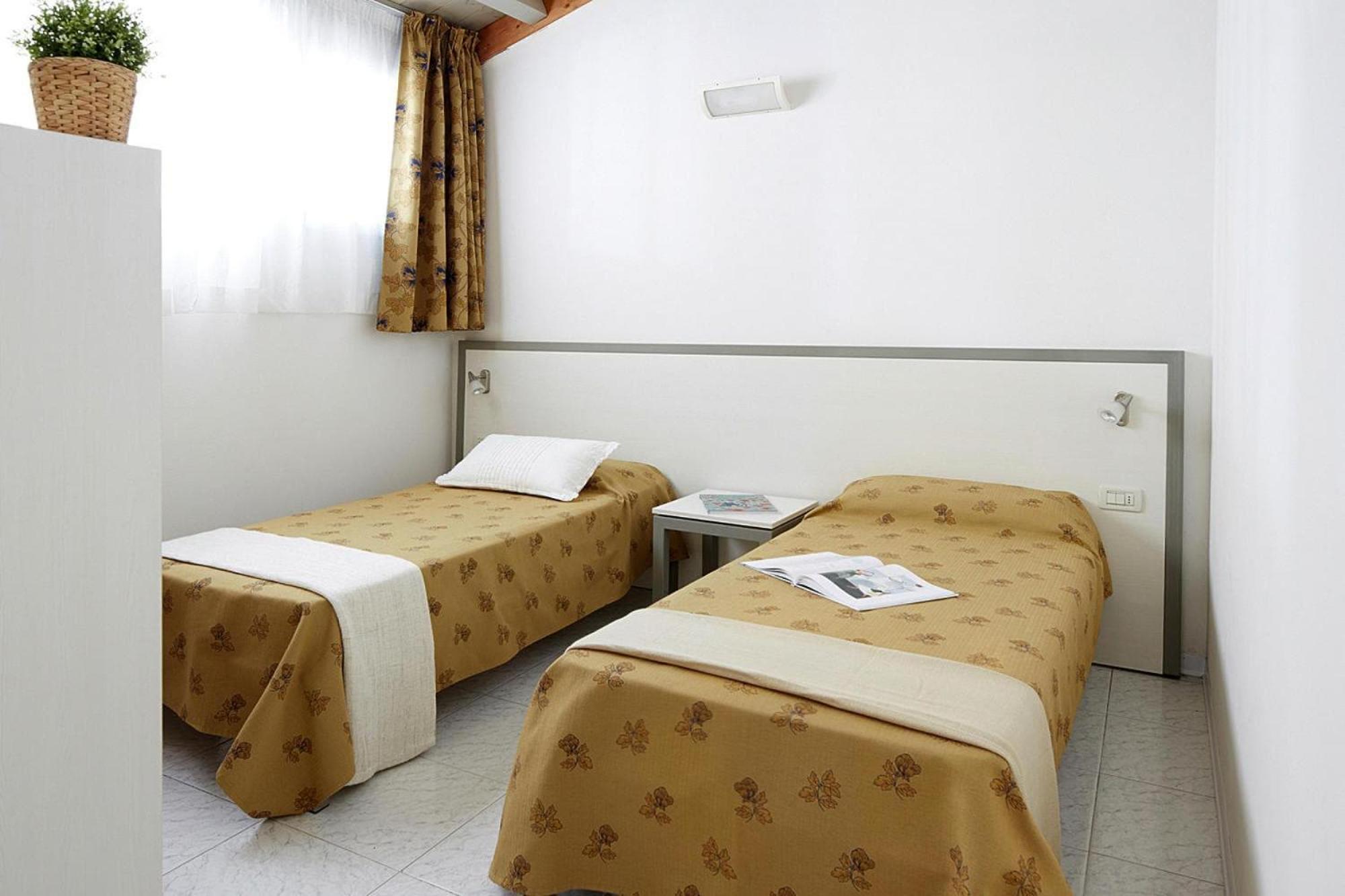 Вилла Bungalow In Caorle With Garden Furniture Дуна-Верде Экстерьер фото