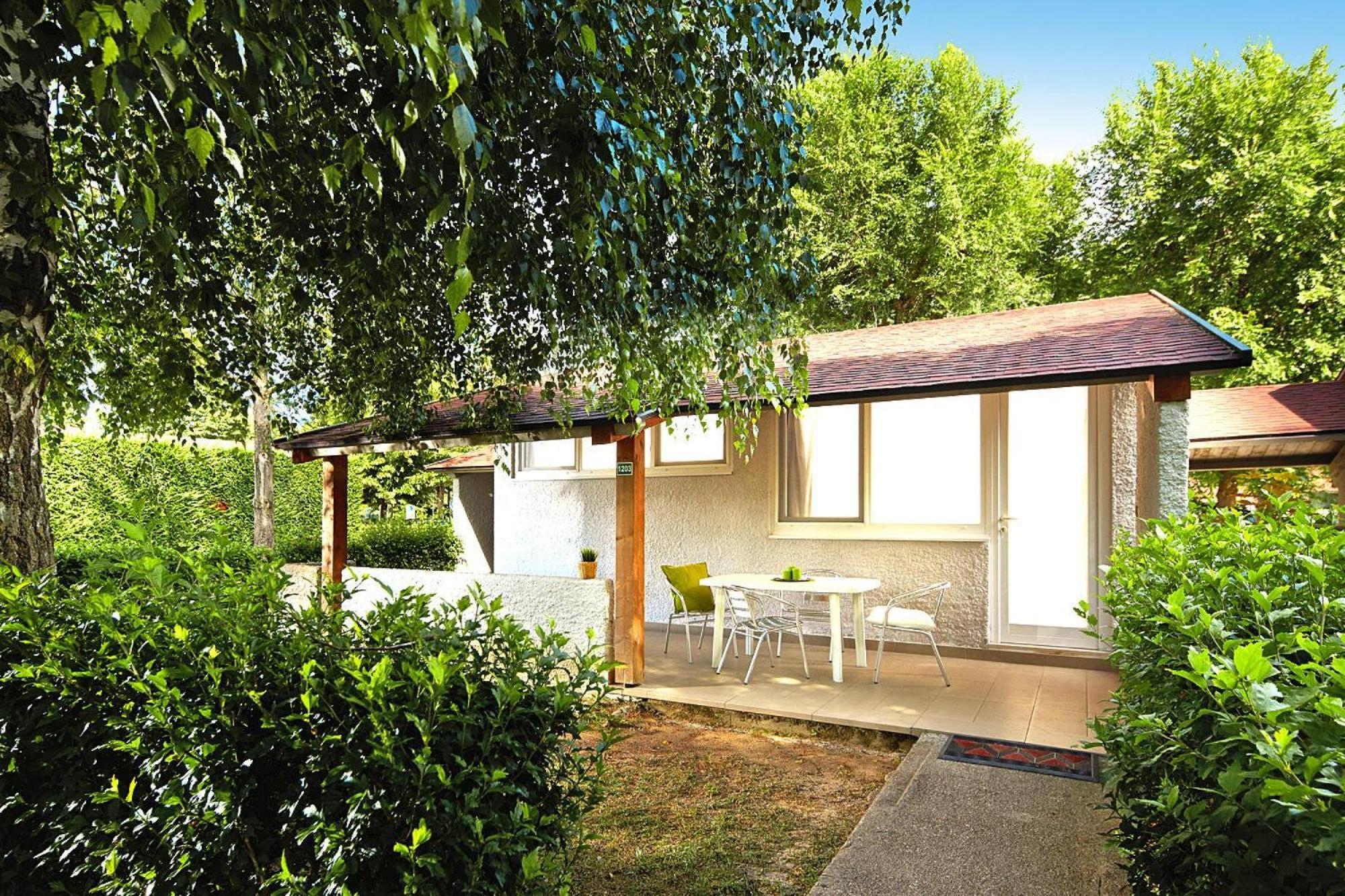 Вилла Bungalow In Caorle With Garden Furniture Дуна-Верде Экстерьер фото